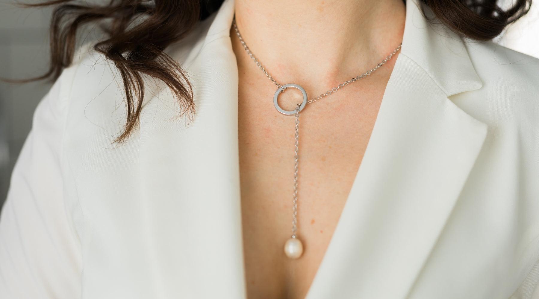 Parisian Jewellery Habits: Secrets of French Women's Style