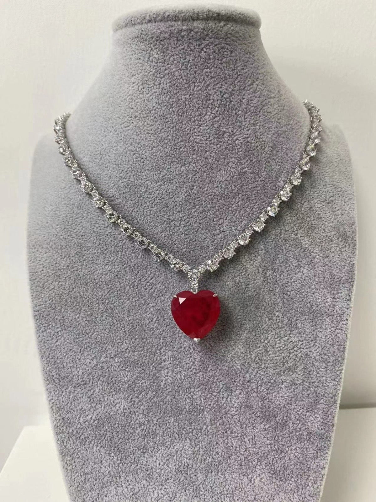 Timeless Elegance: Three Stunning Pieces That Define Modern Style