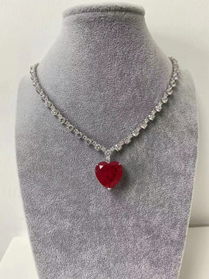 Timeless Elegance: Three Stunning Pieces That Define Modern Style