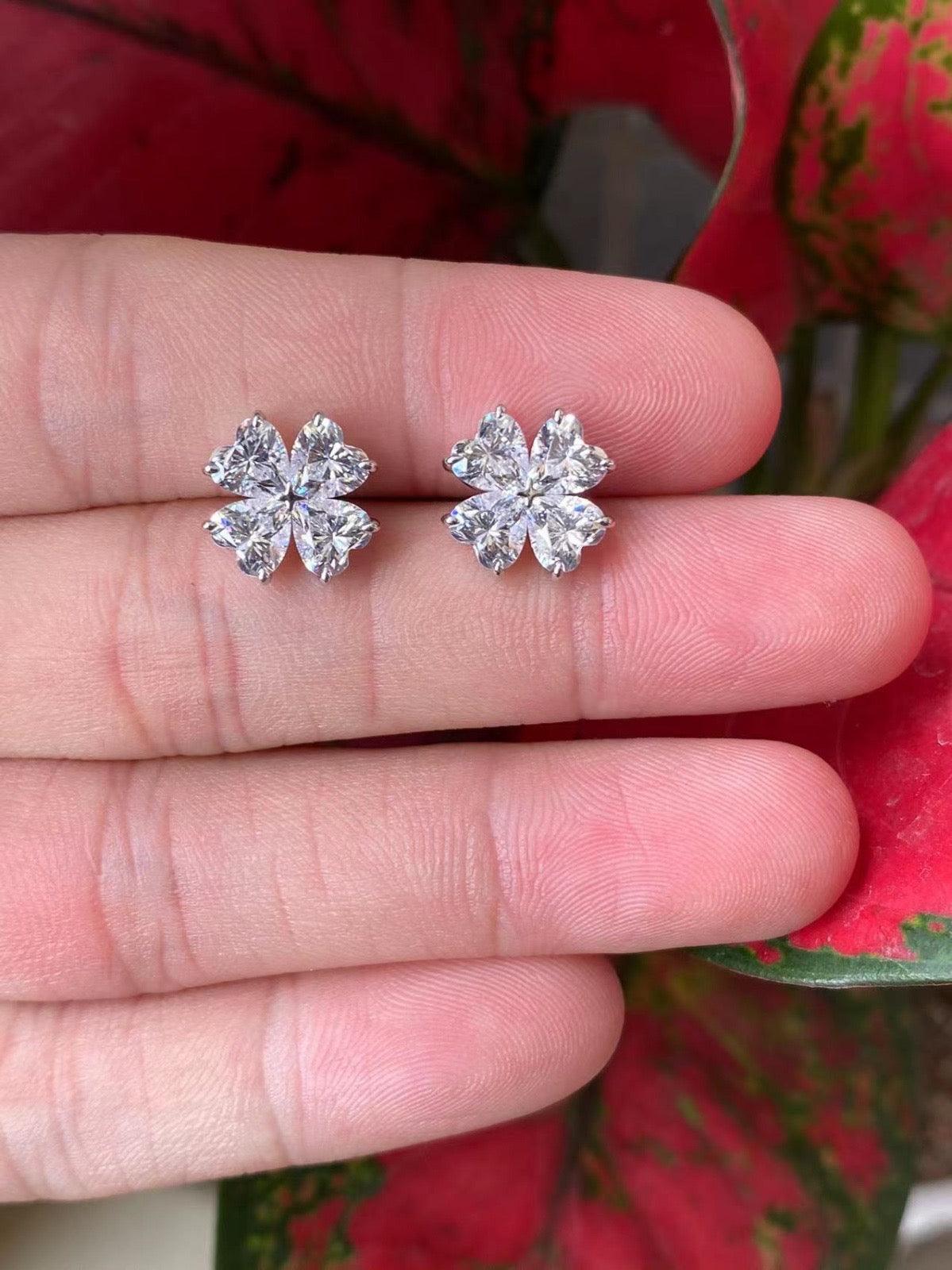 Elegant_Clear_Crystal_Stud_Earrings