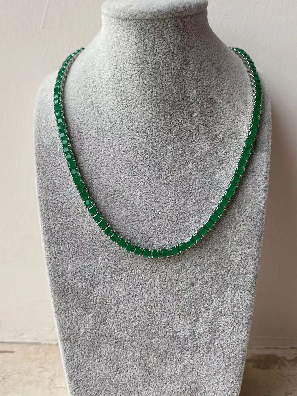 Emerald Elegance - Vibrant Green Tennis Necklace