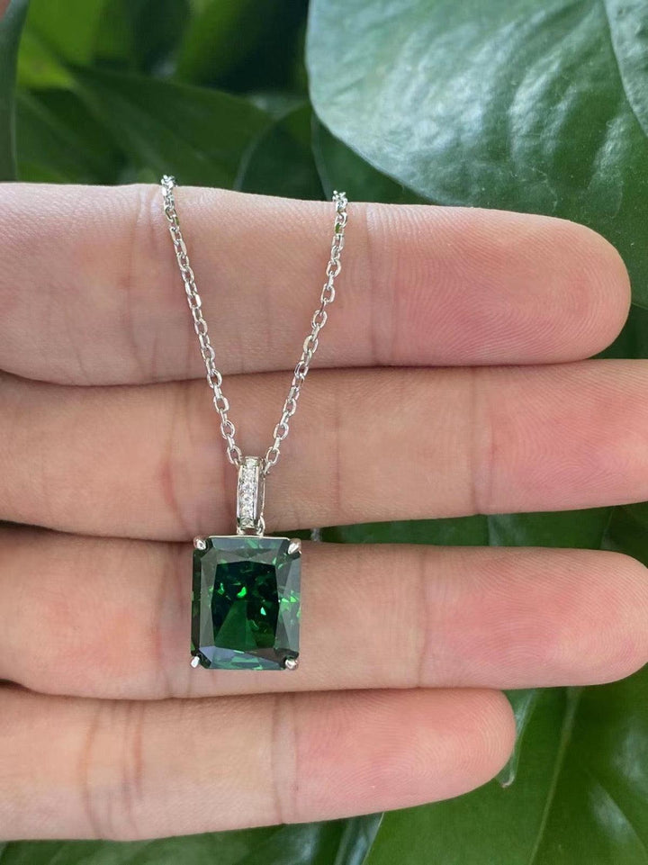 Emerald Elegance Rectangular Pendant Necklace - Silver Chain with Green Crystal