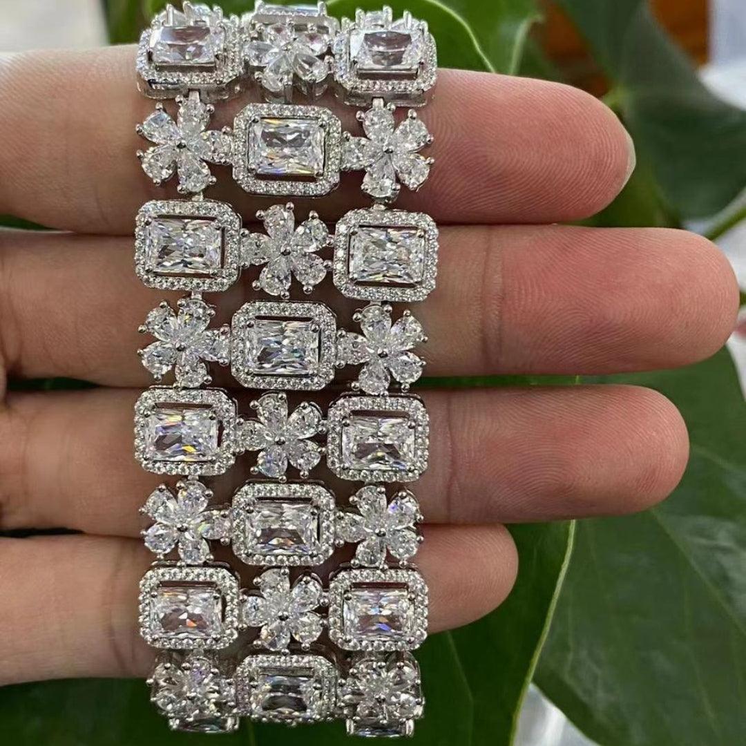 Vintage-Inspired Crystal Flower Link Bracelet