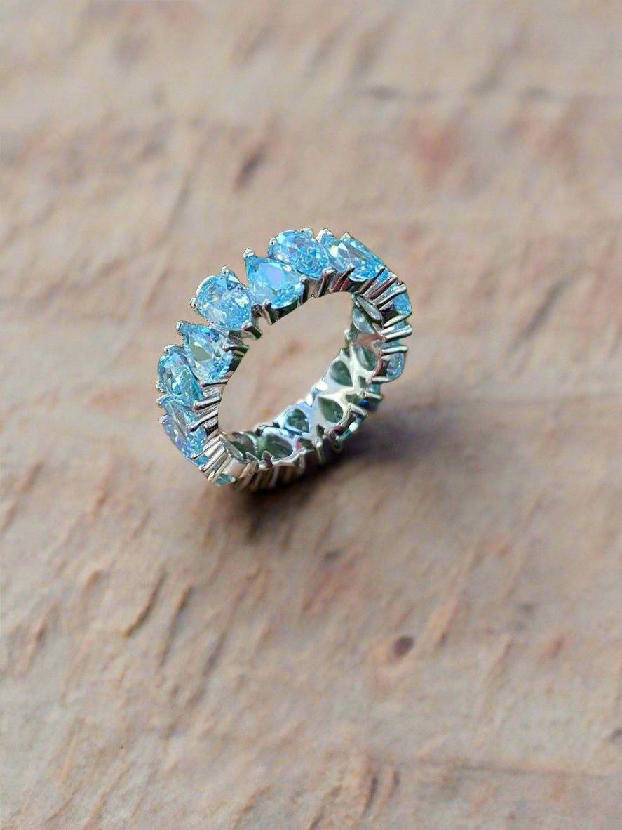 Luxury Full Circle Crystal Ring - Oval Gallery Design