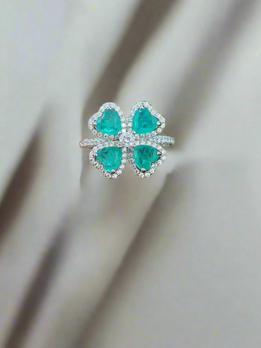 Vintage-Inspired Flower Ring - Multi-Stone Cluster Design